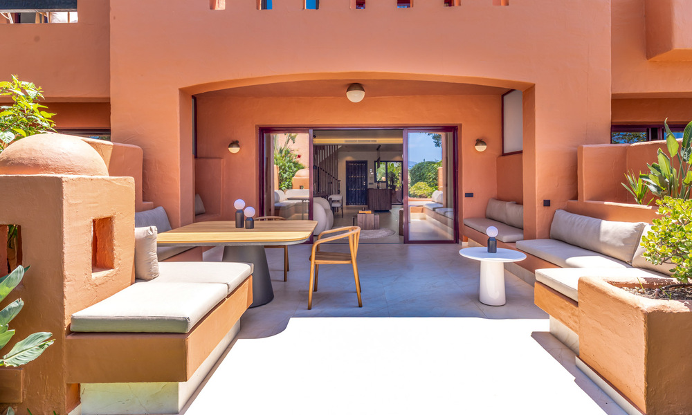 Luxurious renovated Mediterranean style townhouse for sale on Marbella’s Golden Mile 782966