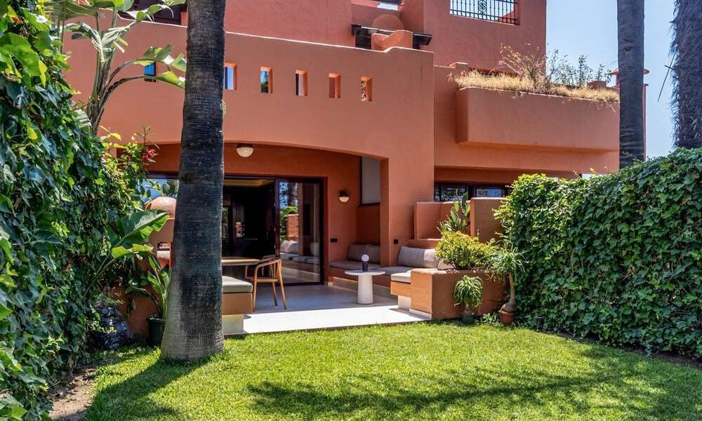 Luxurious renovated Mediterranean style townhouse for sale on Marbella’s Golden Mile 782967