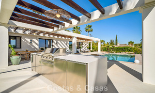 Move-in ready, single level luxury villa for sale in Nueva Andalucia’s Golf Valley, Marbella 780951 