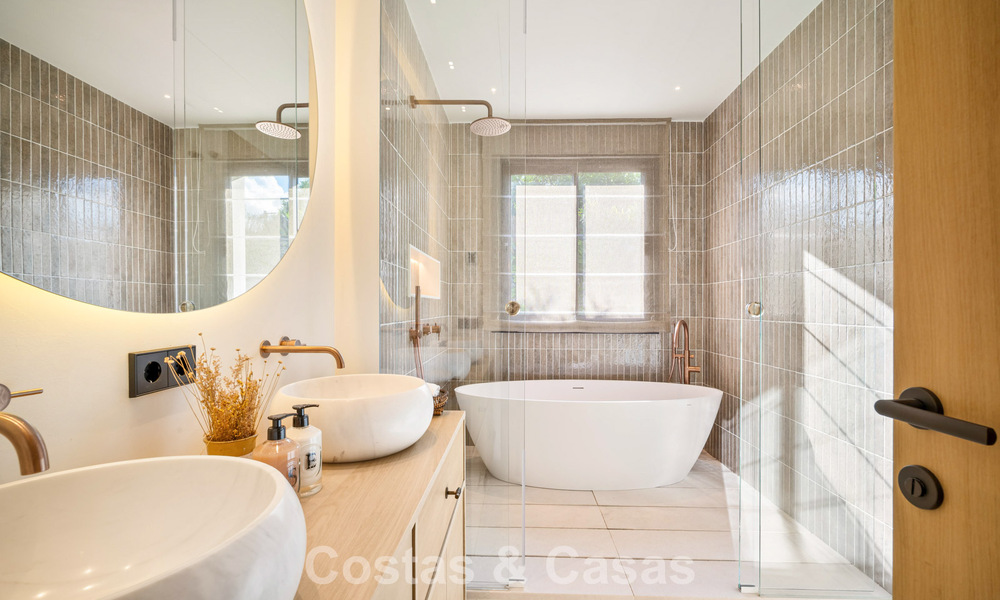Move-in ready, single level luxury villa for sale in Nueva Andalucia’s Golf Valley, Marbella 781001