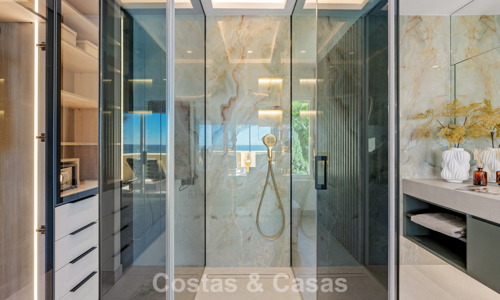 Luxurious 3-bedroom beachfront apartment with frontal sea views for sale east of Marbella centre 780918