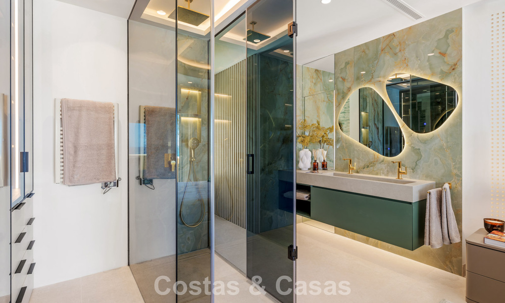 Luxurious 3-bedroom beachfront apartment with frontal sea views for sale east of Marbella centre 780919