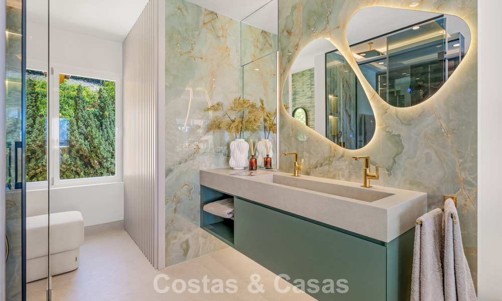 Luxurious 3-bedroom beachfront apartment with frontal sea views for sale east of Marbella centre 780924