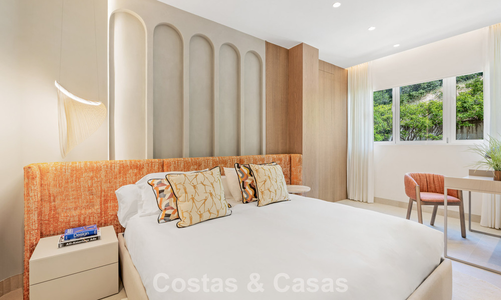 Luxurious 3-bedroom beachfront apartment with frontal sea views for sale east of Marbella centre 780930
