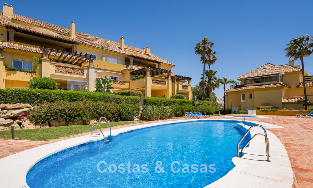 Luxurious 3-bedroom beachfront apartment with frontal sea views for sale east of Marbella centre 780945