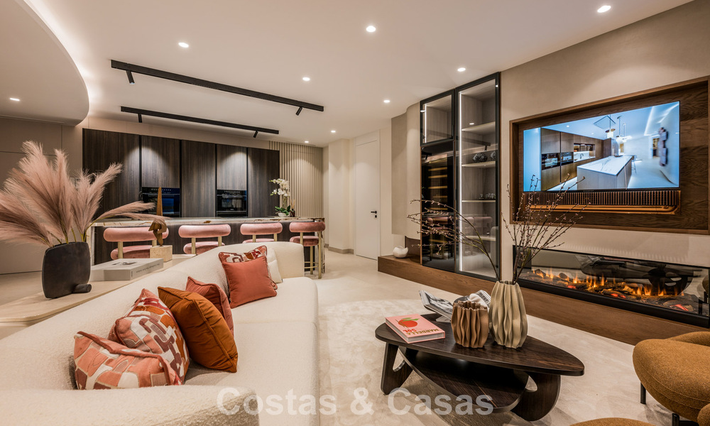 Luxurious 3-bedroom beachfront apartment with frontal sea views for sale east of Marbella centre 780976