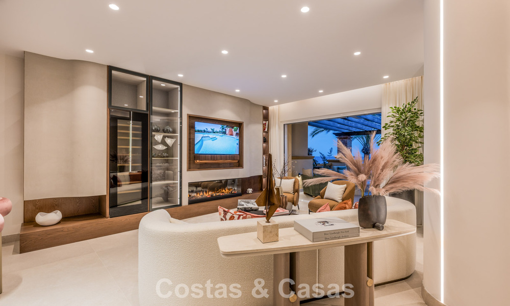 Luxurious 3-bedroom beachfront apartment with frontal sea views for sale east of Marbella centre 781010
