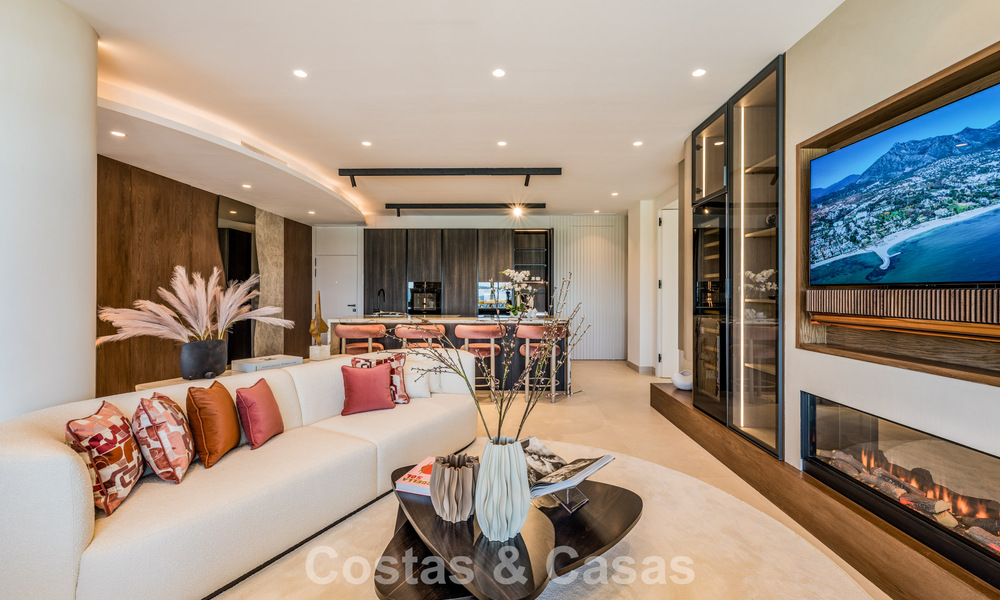 Luxurious 3-bedroom beachfront apartment with frontal sea views for sale east of Marbella centre 781012