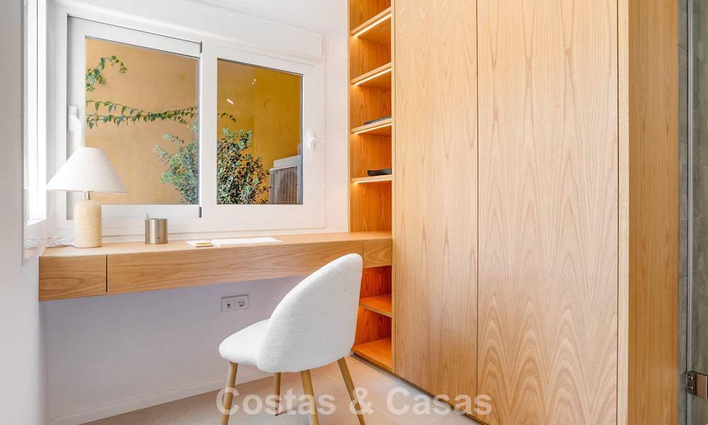 Move-in ready beach apartment with stunning sea views for sale in the western part of Estepona 781069