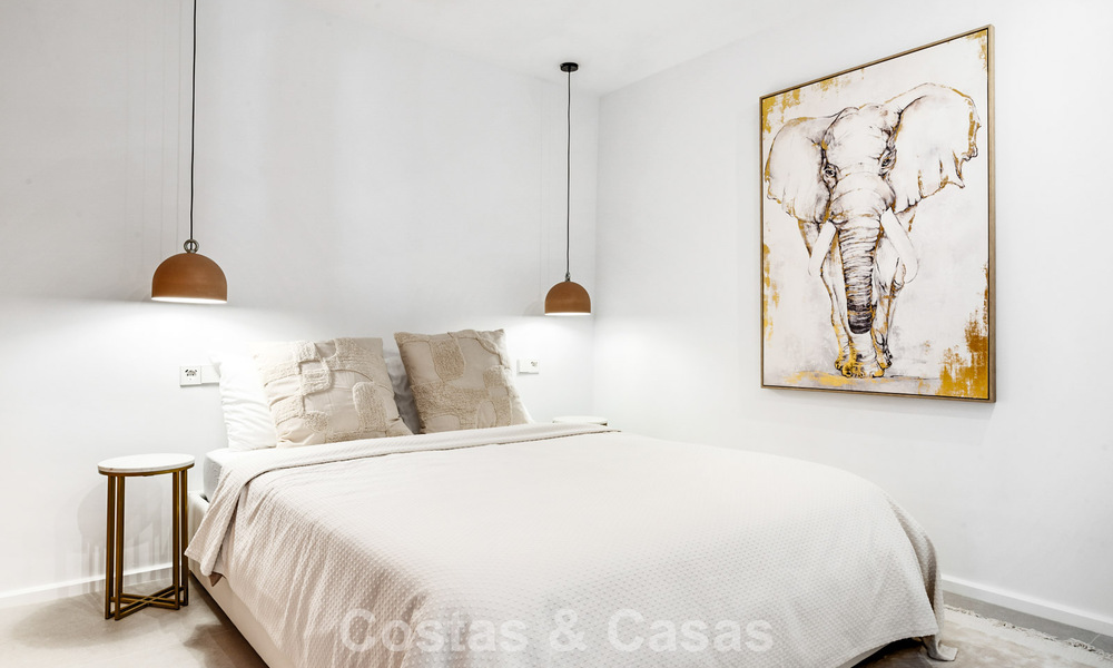 Move-in ready beach apartment with stunning sea views for sale in the western part of Estepona 781071