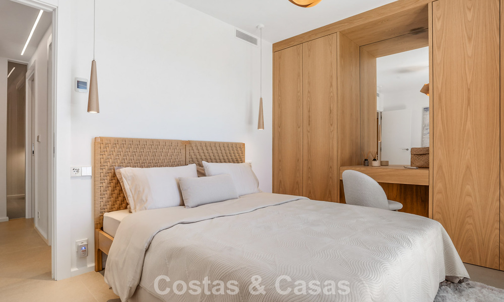Move-in ready beach apartment with stunning sea views for sale in the western part of Estepona 781074