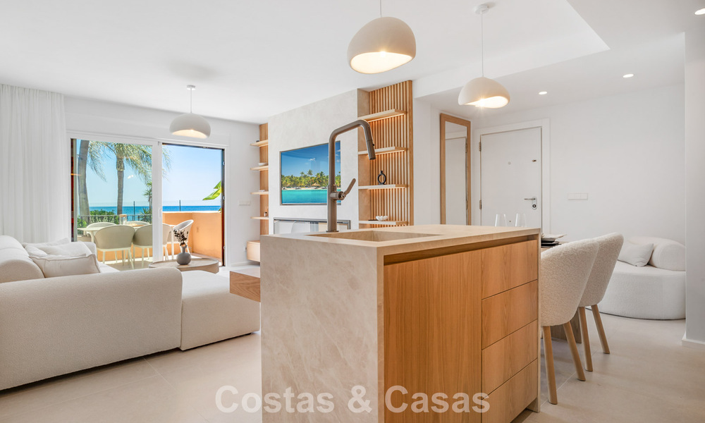 Move-in ready beach apartment with stunning sea views for sale in the western part of Estepona 781077