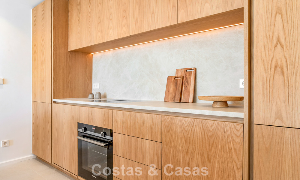 Move-in ready beach apartment with stunning sea views for sale in the western part of Estepona 781082