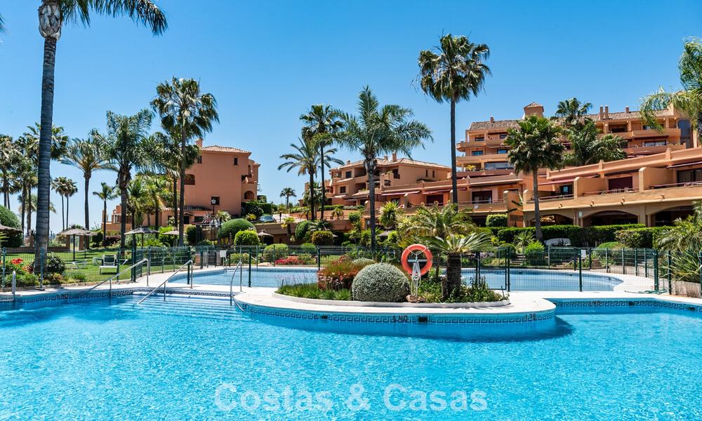 Move-in ready beach apartment with stunning sea views for sale in the western part of Estepona 781091