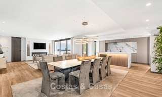 Renovated, spacious 5-bedroom apartment for sale in Puerto Banus, Marbella 781217 