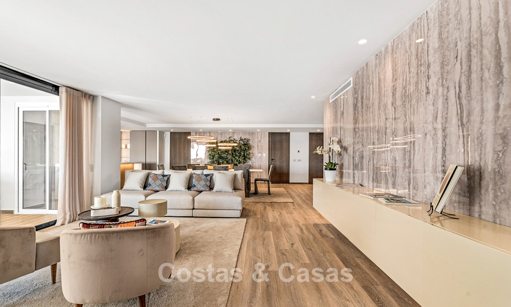 Renovated, spacious 5-bedroom apartment for sale in Puerto Banus, Marbella 781220