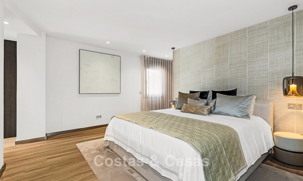 Renovated, spacious 5-bedroom apartment for sale in Puerto Banus, Marbella 781222