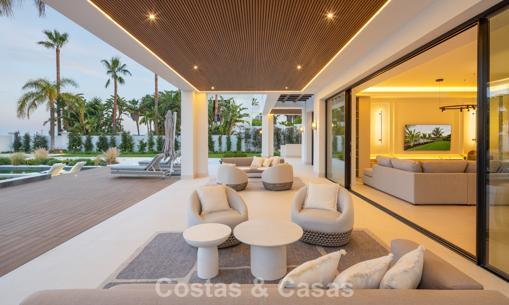 Exclusive luxury villa with modern Andalusian architecture for sale with panoramic sea views in Marbella - Benahavis 781172