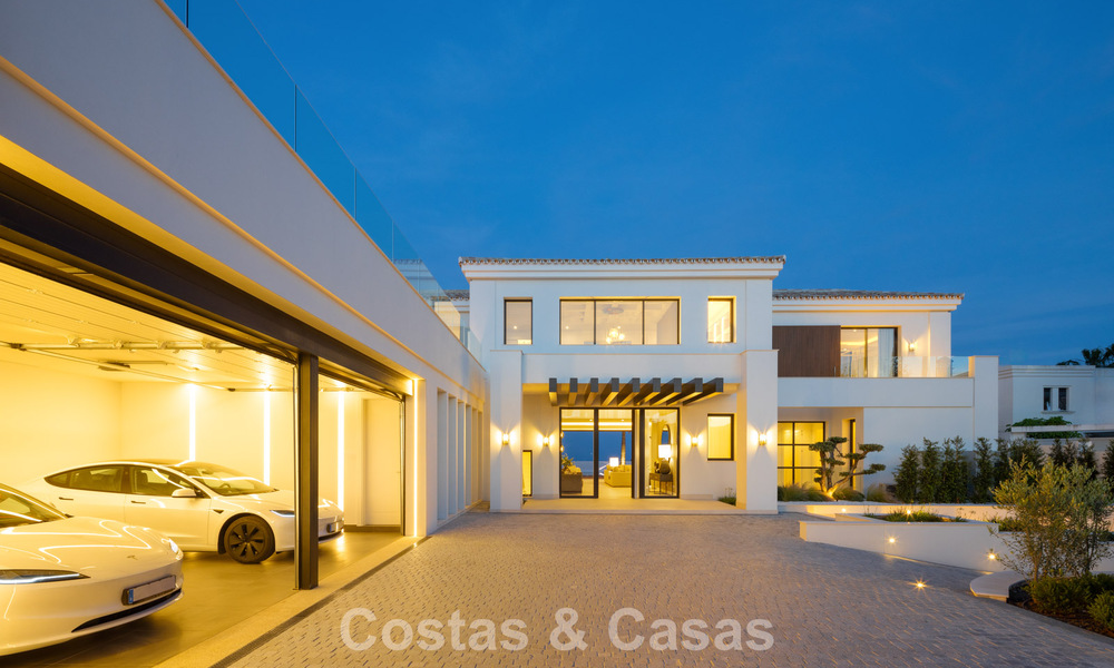 Exclusive luxury villa with modern Andalusian architecture for sale with panoramic sea views in Marbella - Benahavis 781178
