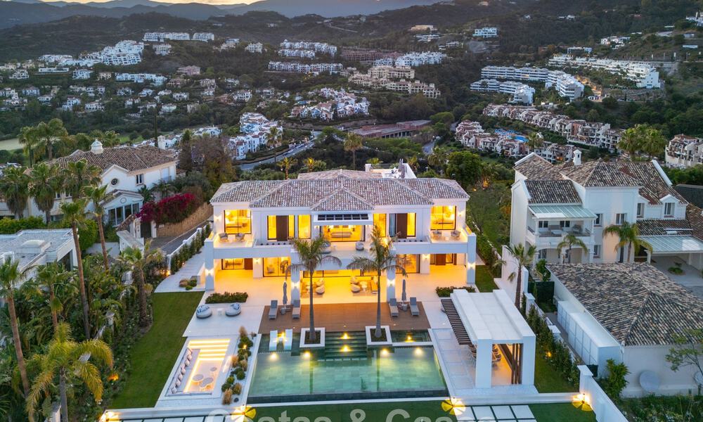 Exclusive luxury villa with modern Andalusian architecture for sale with panoramic sea views in Marbella - Benahavis 781179