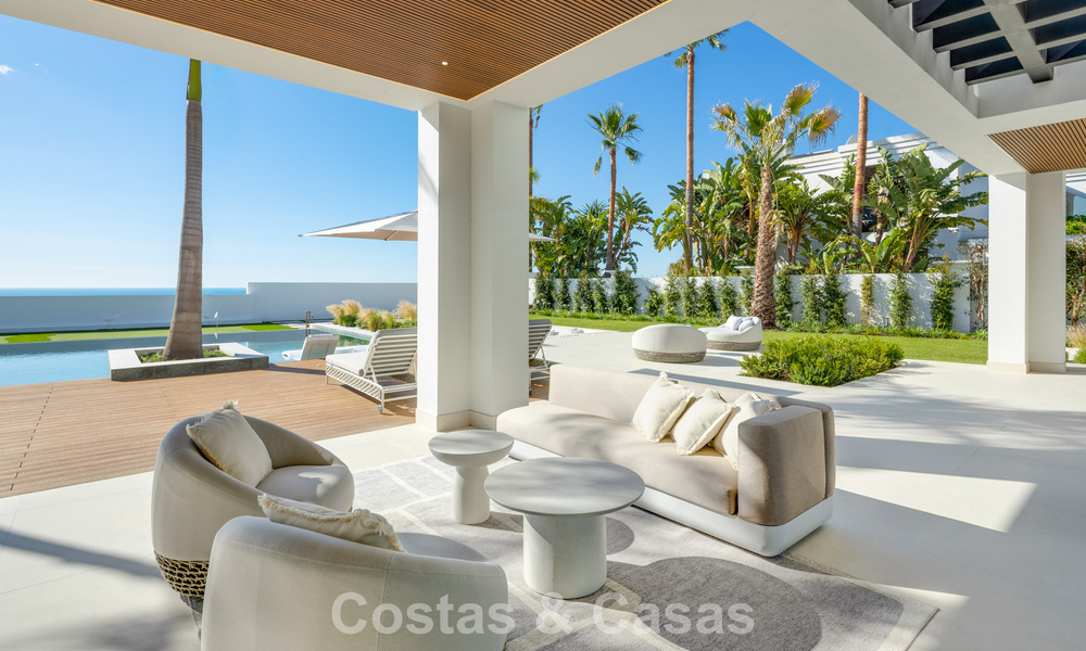 Exclusive luxury villa with modern Andalusian architecture for sale with panoramic sea views in Marbella - Benahavis 781197