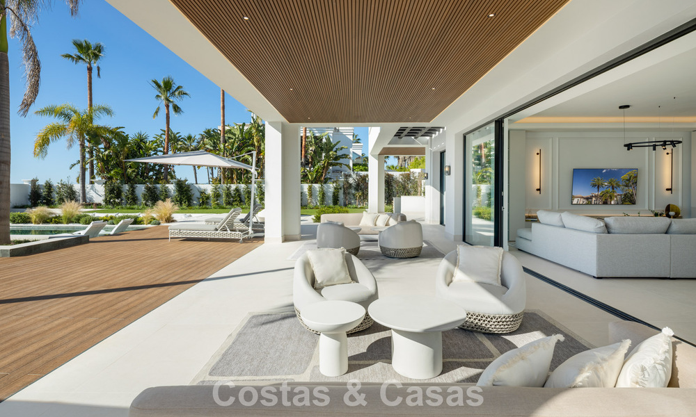 Exclusive luxury villa with modern Andalusian architecture for sale with panoramic sea views in Marbella - Benahavis 781199