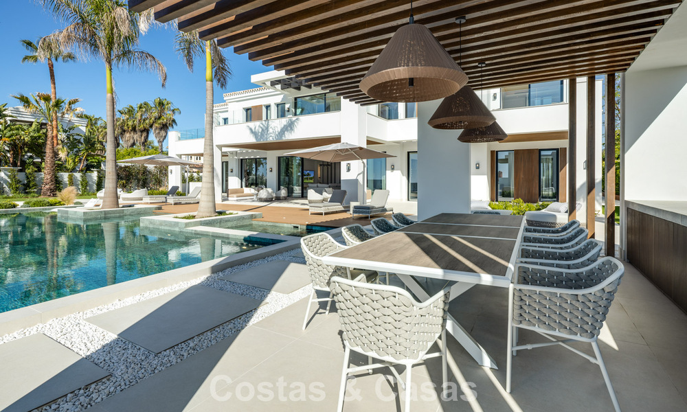 Exclusive luxury villa with modern Andalusian architecture for sale with panoramic sea views in Marbella - Benahavis 781200