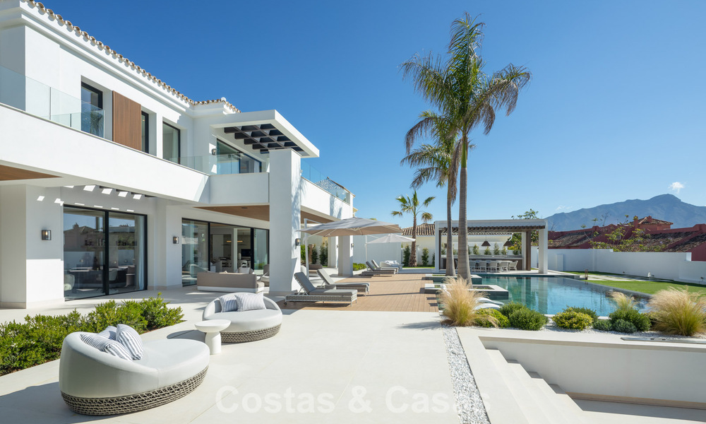 Exclusive luxury villa with modern Andalusian architecture for sale with panoramic sea views in Marbella - Benahavis 781203