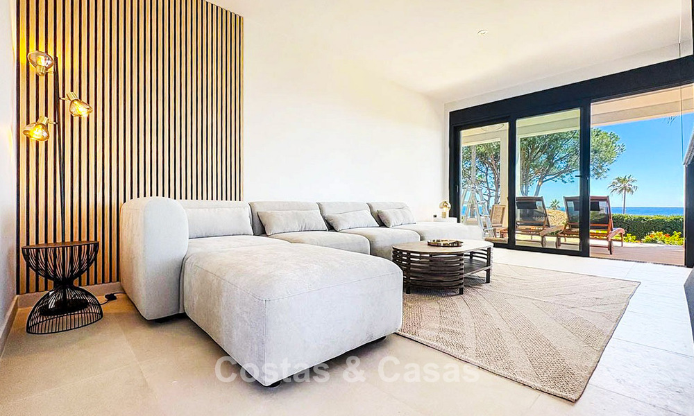 Luxury single storey villa with sea views for sale near the beach and golf course in Mijas Costa, Costa del Sol 781225