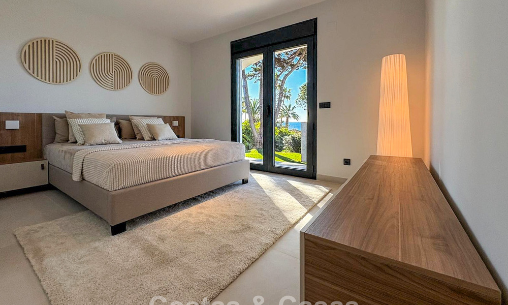 Luxury single storey villa with sea views for sale near the beach and golf course in Mijas Costa, Costa del Sol 781227