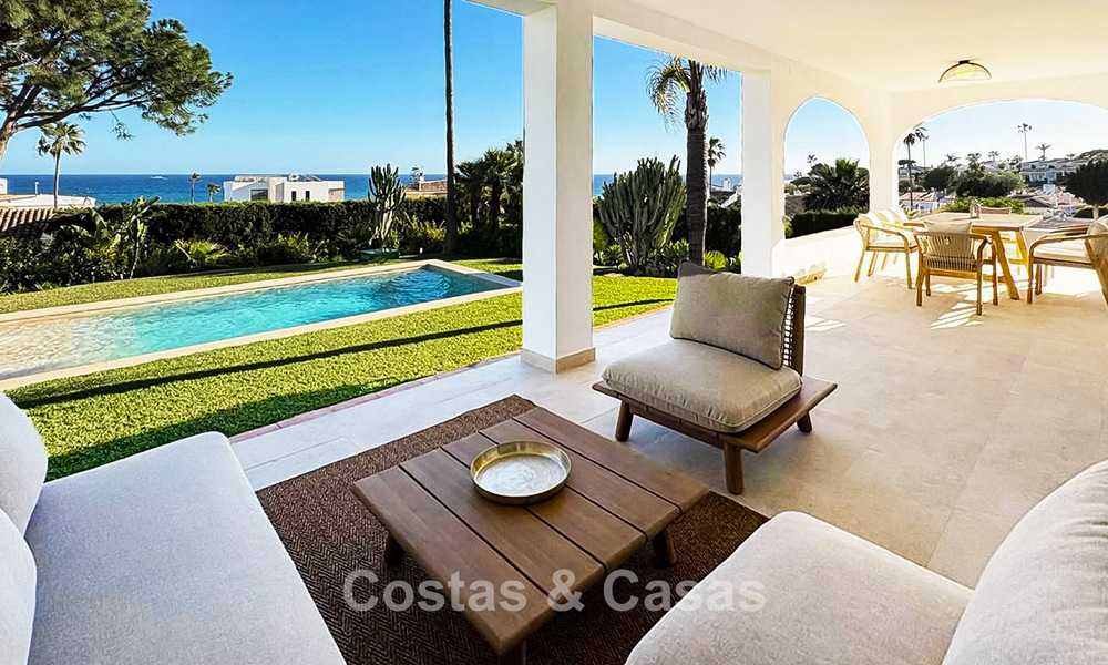 Luxury single storey villa with sea views for sale near the beach and golf course in Mijas Costa, Costa del Sol 781228