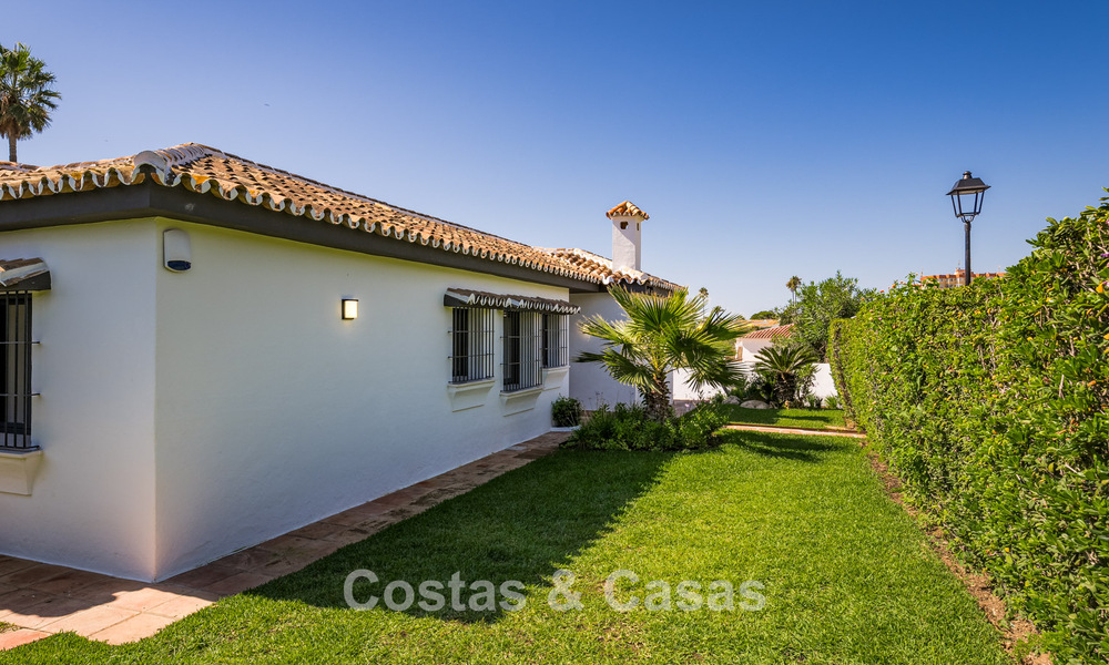 Luxury single storey villa with sea views for sale near the beach and golf course in Mijas Costa, Costa del Sol 781236