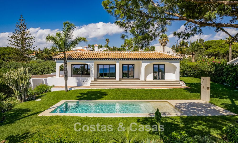 Luxury single storey villa with sea views for sale near the beach and golf course in Mijas Costa, Costa del Sol 781239