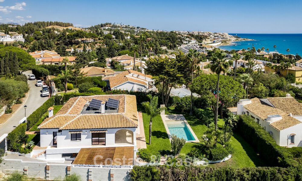 Luxury single storey villa with sea views for sale near the beach and golf course in Mijas Costa, Costa del Sol 781241
