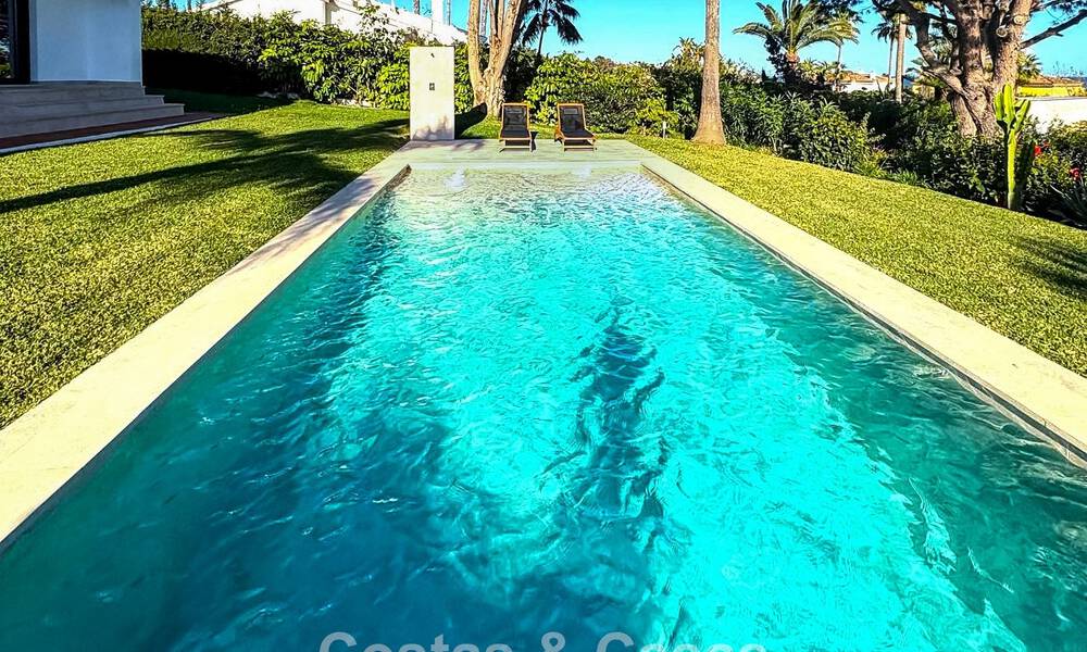 Luxury single storey villa with sea views for sale near the beach and golf course in Mijas Costa, Costa del Sol 781242