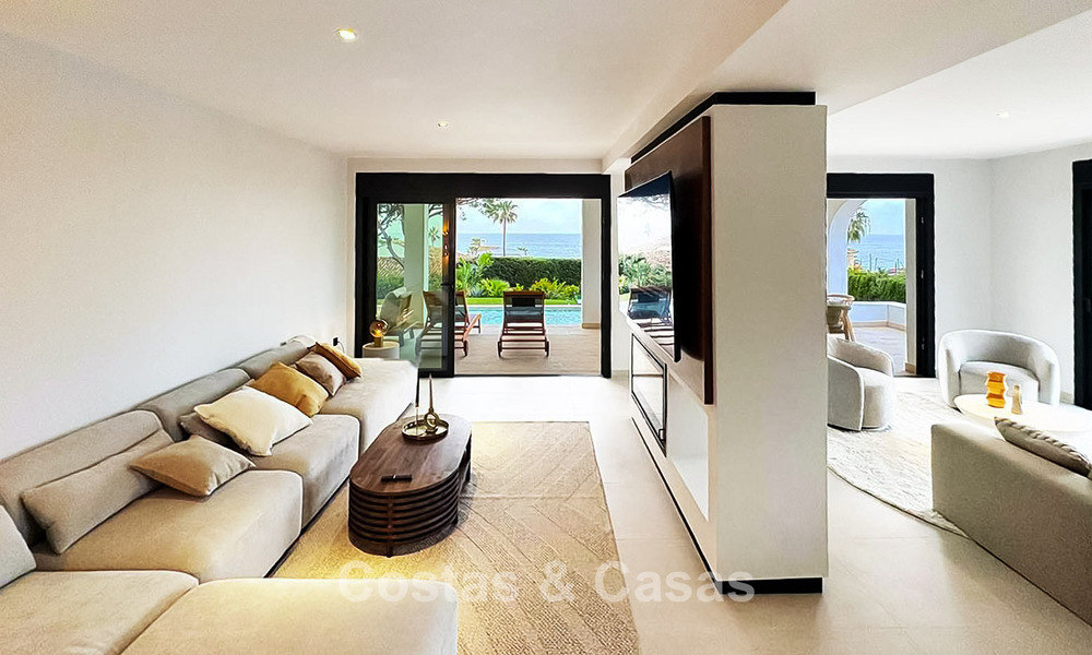 Luxury single storey villa with sea views for sale near the beach and golf course in Mijas Costa, Costa del Sol 781244