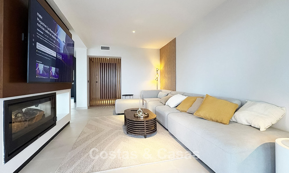 Luxury single storey villa with sea views for sale near the beach and golf course in Mijas Costa, Costa del Sol 781245
