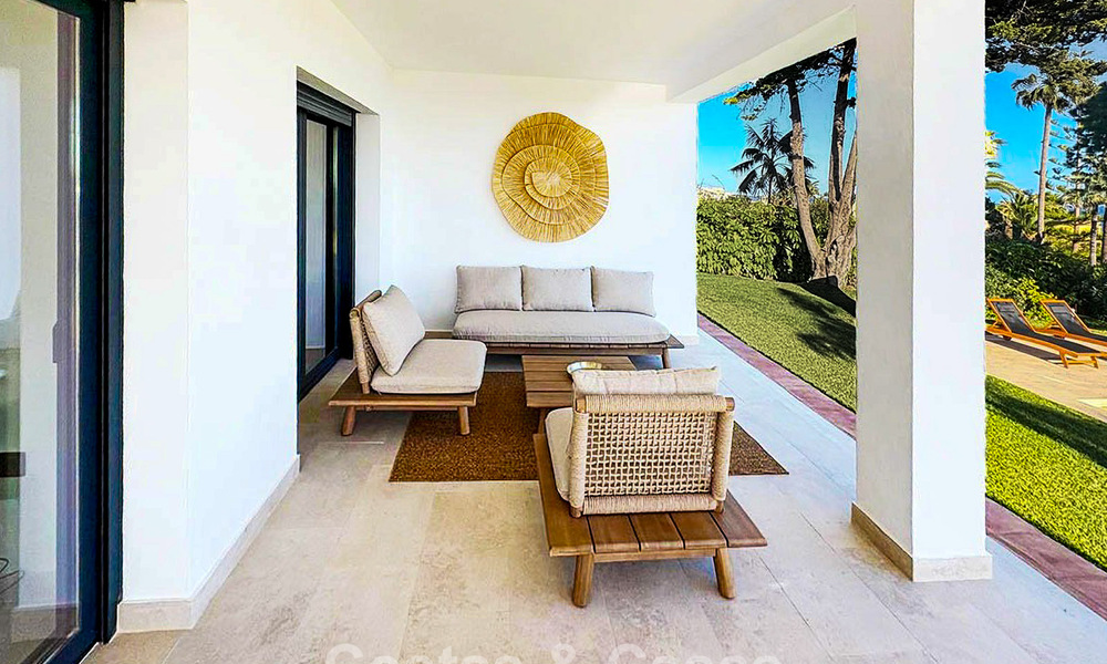 Luxury single storey villa with sea views for sale near the beach and golf course in Mijas Costa, Costa del Sol 781249