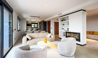 Luxury single storey villa with sea views for sale near the beach and golf course in Mijas Costa, Costa del Sol 781250 