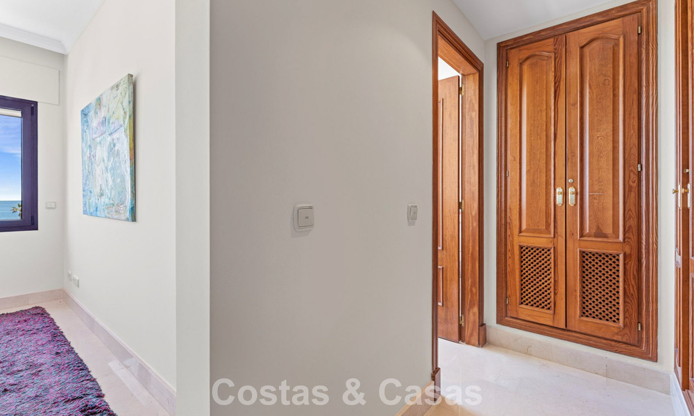 Luxury penthouse for sale on the beach on the New Golden Mile between Marbella and Estepona 781262