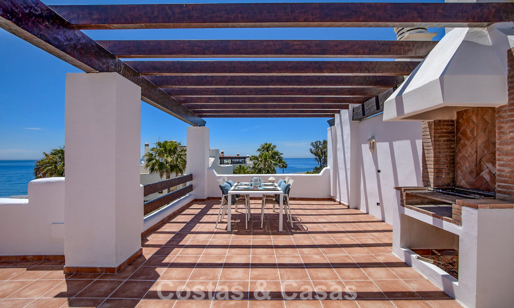 Luxury penthouse for sale on the beach on the New Golden Mile between Marbella and Estepona 781274