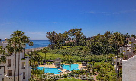 Luxury penthouse for sale on the beach on the New Golden Mile between Marbella and Estepona 781277