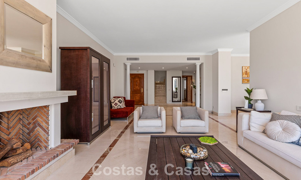 Luxury penthouse for sale on the beach on the New Golden Mile between Marbella and Estepona 781285