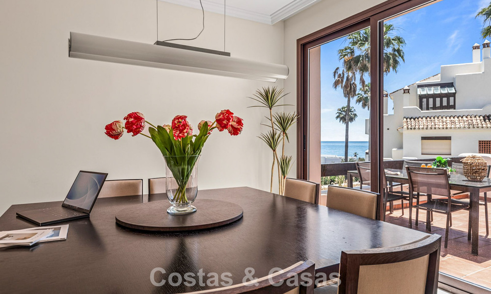 Luxury penthouse for sale on the beach on the New Golden Mile between Marbella and Estepona 781289