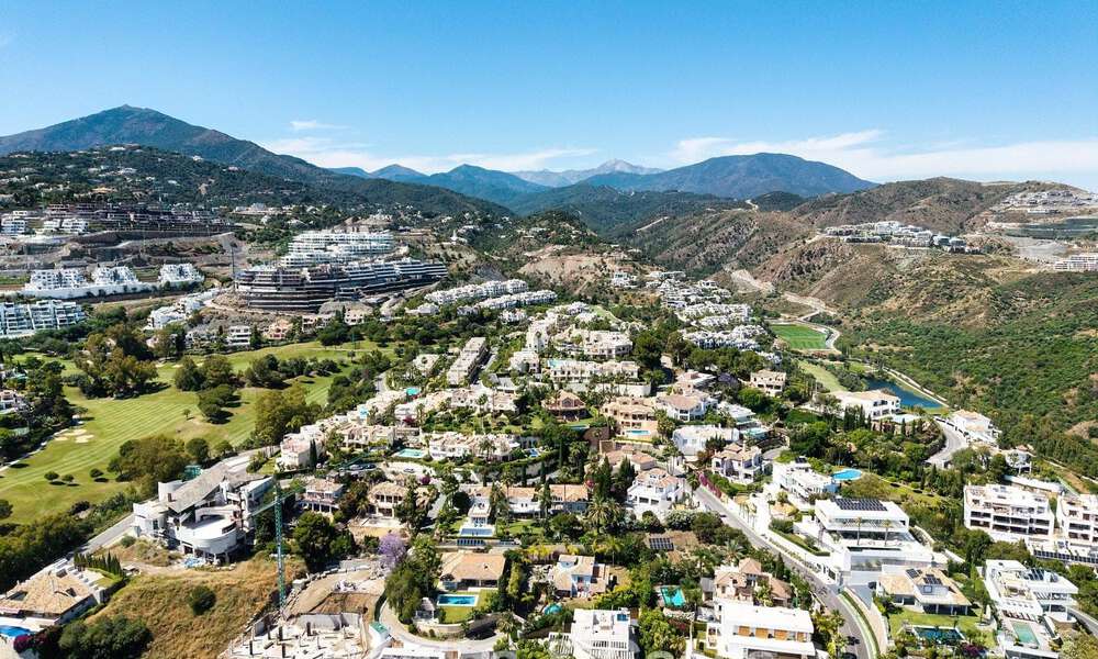 Modernist family villa for sale, in a sought-after community in La Quinta, Marbella - Benahavis 781403