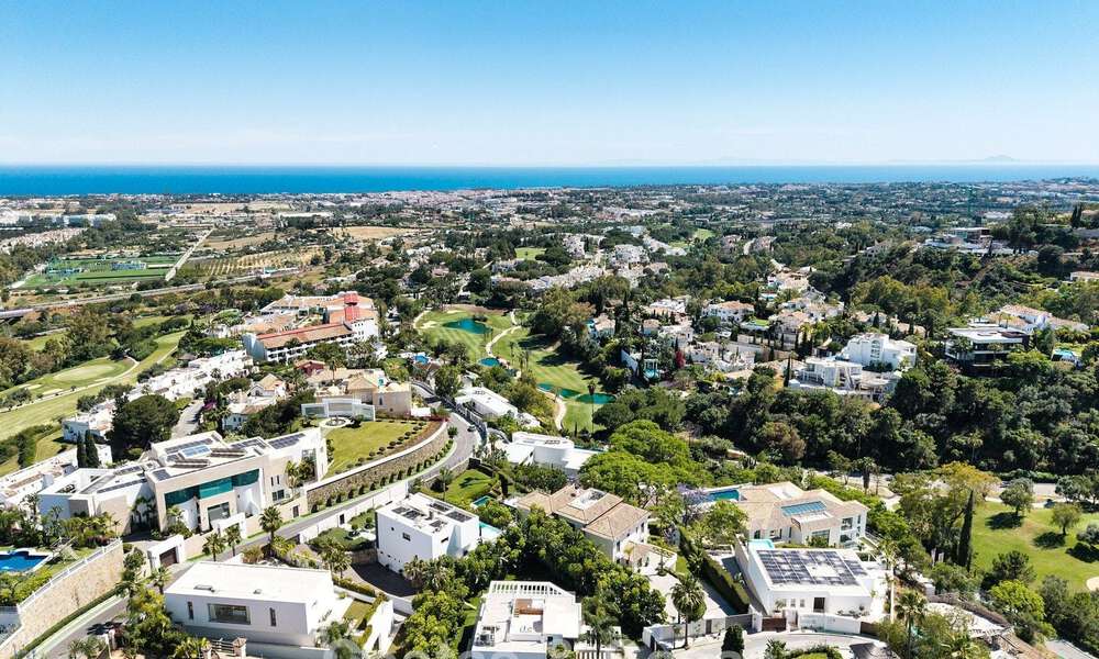 Modernist family villa for sale, in a sought-after community in La Quinta, Marbella - Benahavis 781404