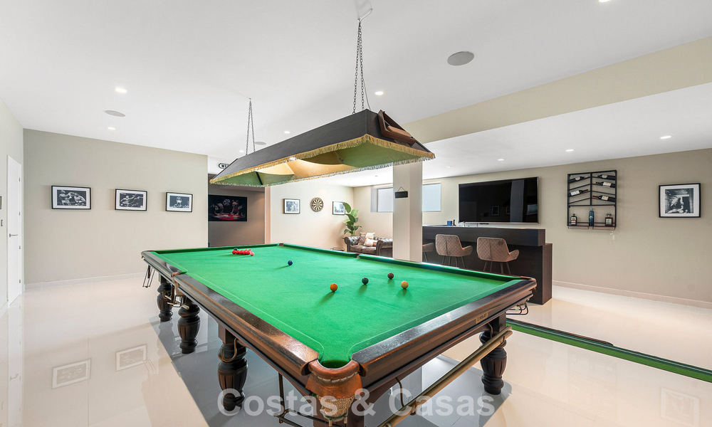 Modernist family villa for sale, in a sought-after community in La Quinta, Marbella - Benahavis 781444