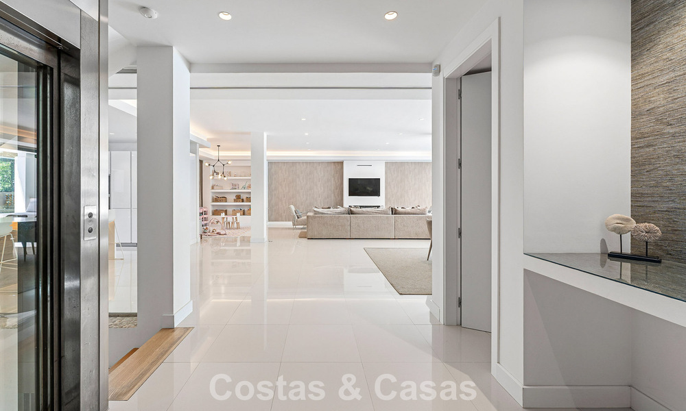 Modernist family villa for sale, in a sought-after community in La Quinta, Marbella - Benahavis 781447