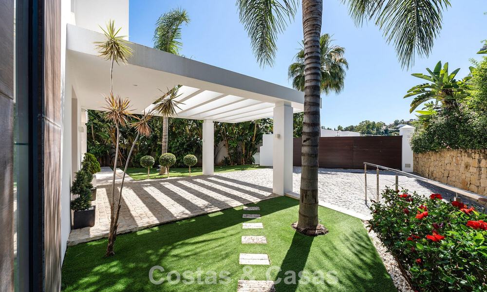 Modernist family villa for sale, in a sought-after community in La Quinta, Marbella - Benahavis 781459