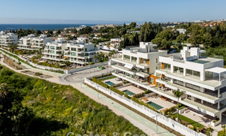 Superior triplex apartment with private garden and pool for sale in the centre of Marbella's Golden Mile 781468 